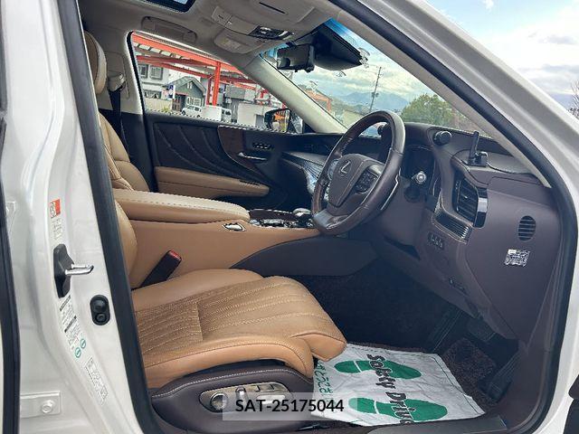 Lexus LS 2018-01 205642-4