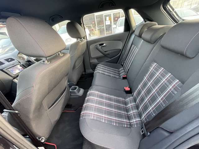 VolksWagen POLO 2012-09 8673-16