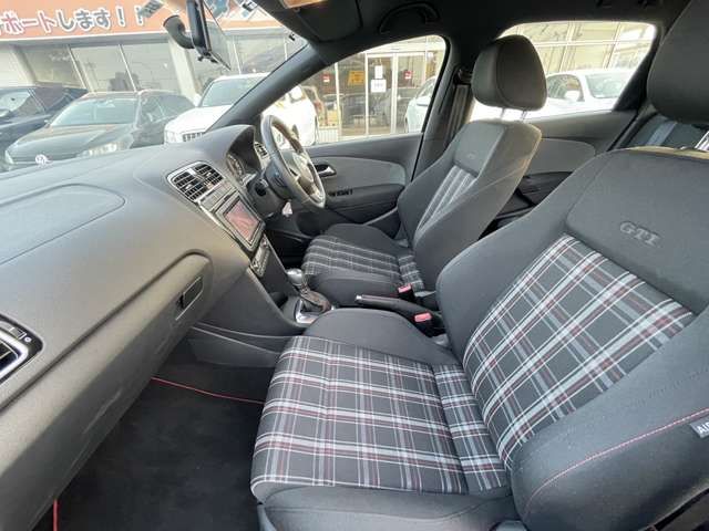 VolksWagen POLO 2012-09 8673-15
