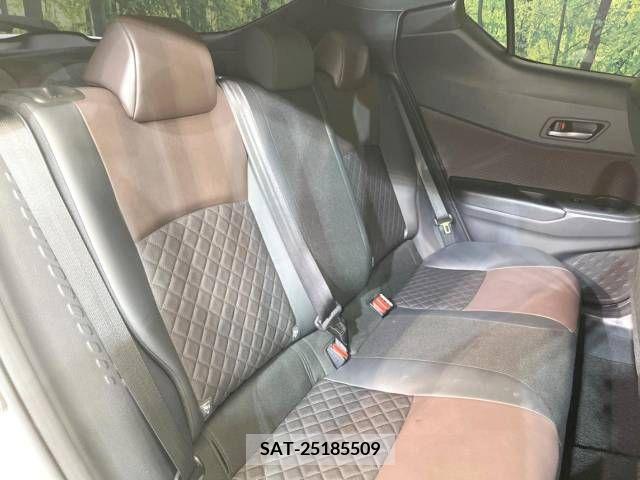 Toyota C-HR 2017-06 350108-9