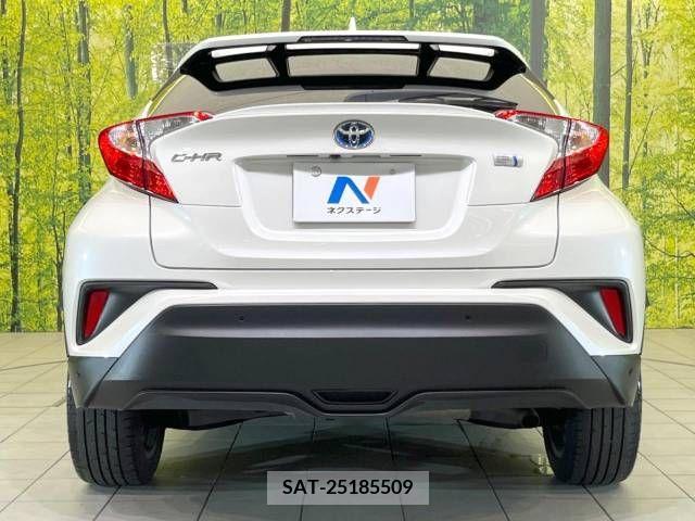 Toyota C-HR 2017-06 350108-15