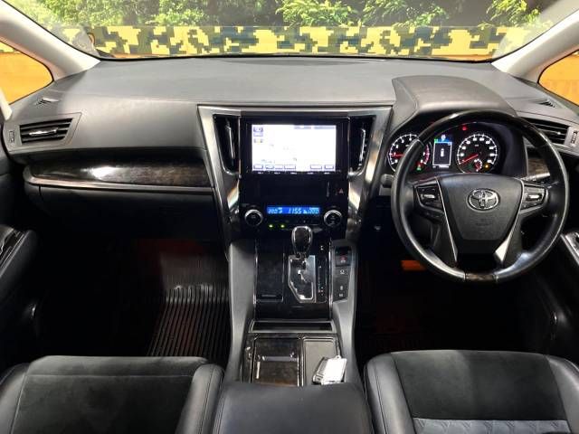 Toyota VELLFIRE 2015-06 21825-1