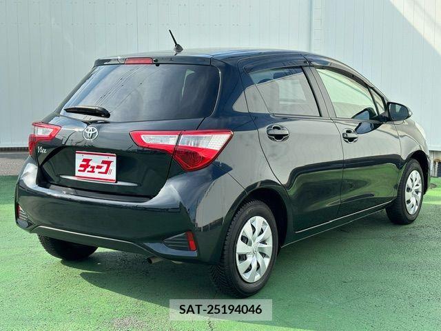 Toyota VITZ 2017-11 254329-2