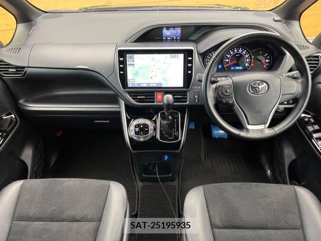 Toyota VOXY 2021-08 370494-1