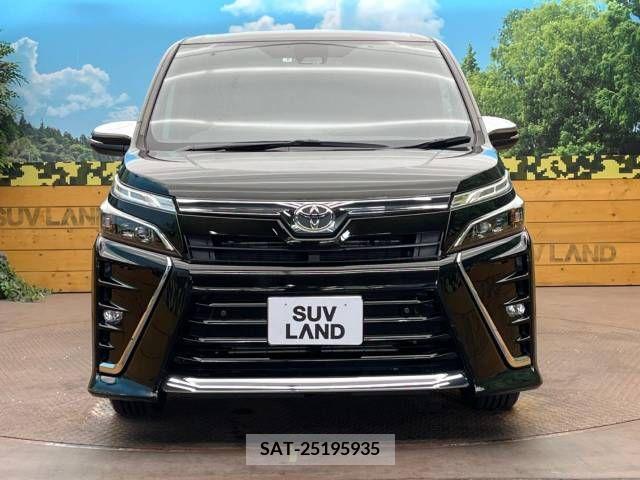 Toyota VOXY 2021-08 370494-14