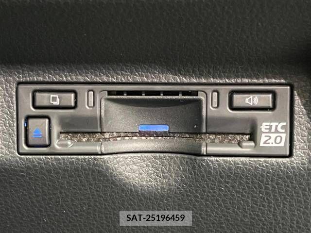 Toyota SIENTA 2022-10 337079-5