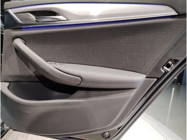 Bmw 5 SERIES 2017-11 196027-26