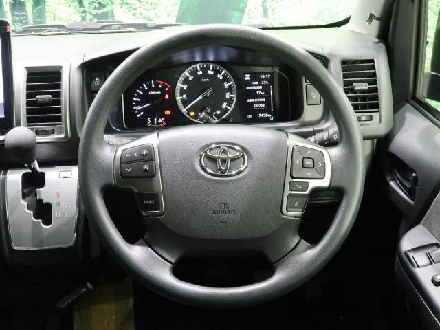 Toyota HIACE WAGON 2023-03 11106-12