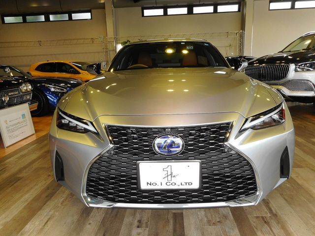Lexus IS 2021-12 23491-3
