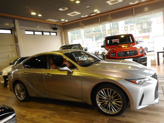Lexus IS 2021-12 23491-5