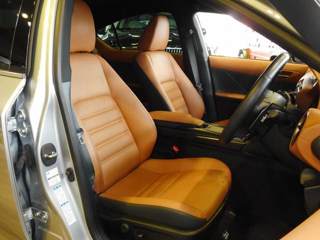 Lexus IS 2021-12 23491-22
