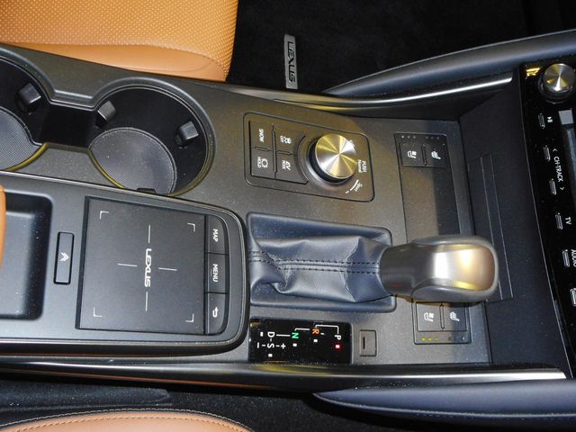 Lexus IS 2021-12 23491-11