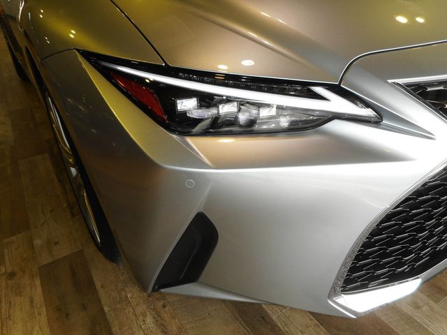 Lexus IS 2021-12 23491-28