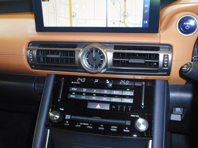 Lexus IS 2021-12 23491-10