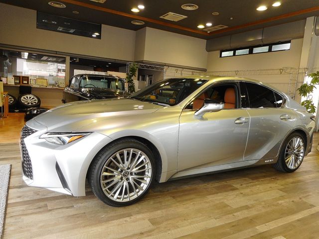 Lexus IS 2021-12 23491-6
