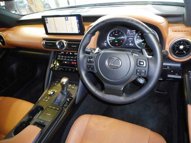 Lexus IS 2021-12 23491-1