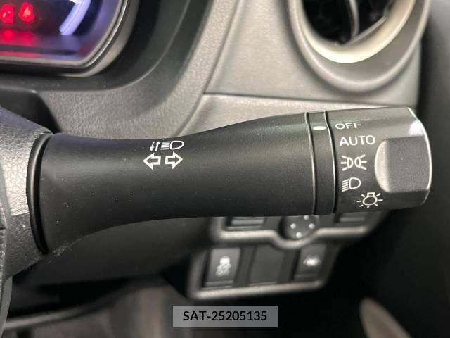 Nissan NOTE 2017-02 365425-6