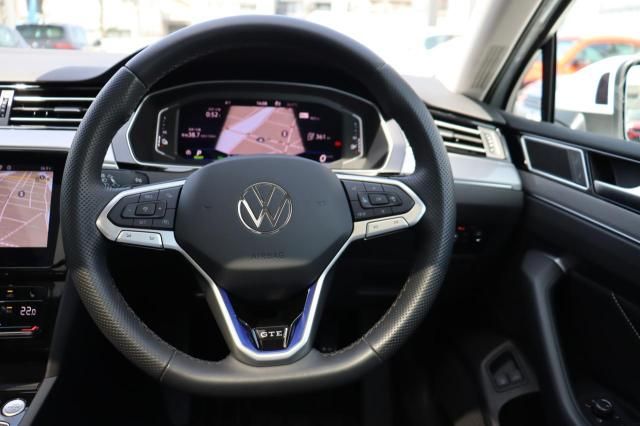 VolksWagen PASSAT 2022-04 7457-12