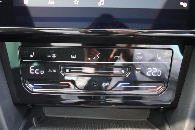 VolksWagen PASSAT 2022-04 7457-18
