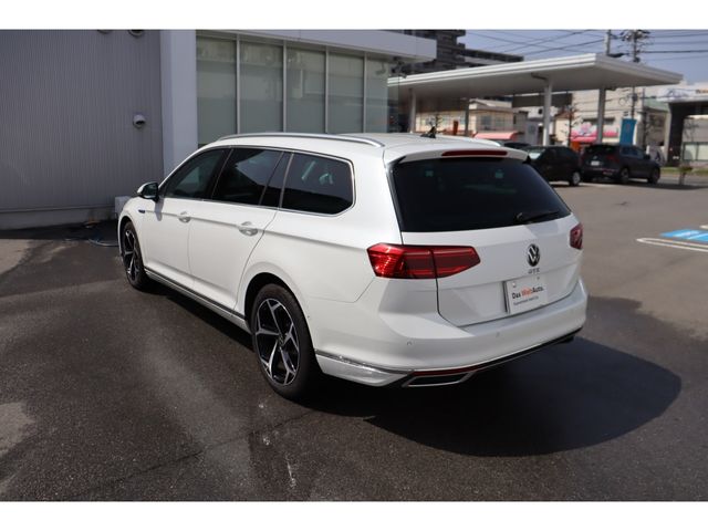 VolksWagen PASSAT 2022-04 7457-2