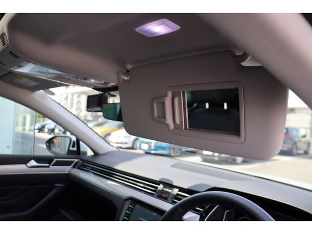 VolksWagen PASSAT 2022-04 7457-28