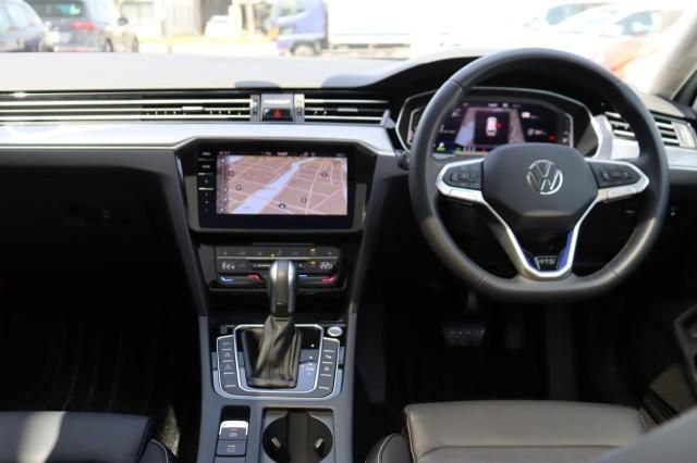 VolksWagen PASSAT 2022-04 7457-1