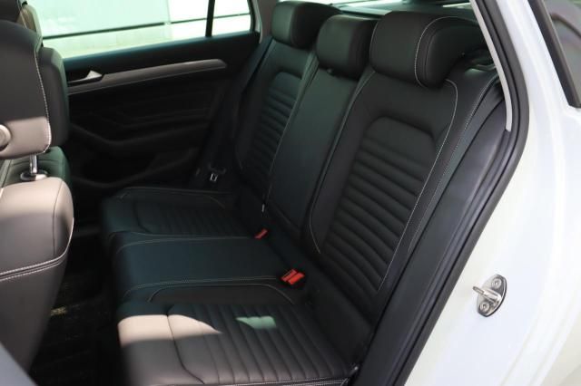 VolksWagen PASSAT 2022-04 7457-10
