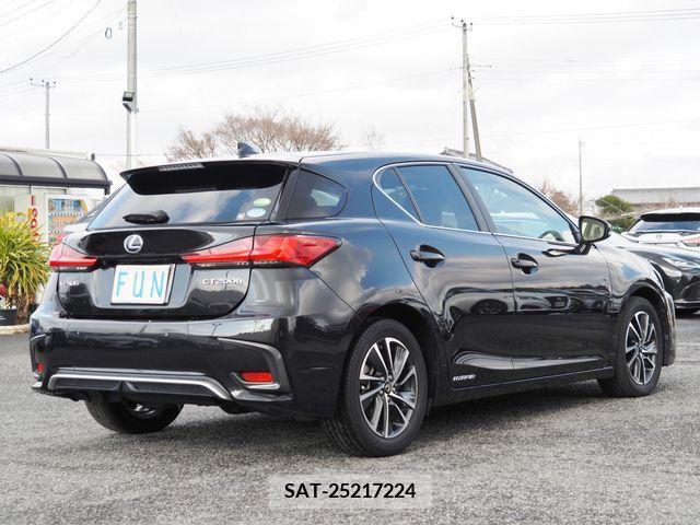Lexus CT 2018-03 215688-4