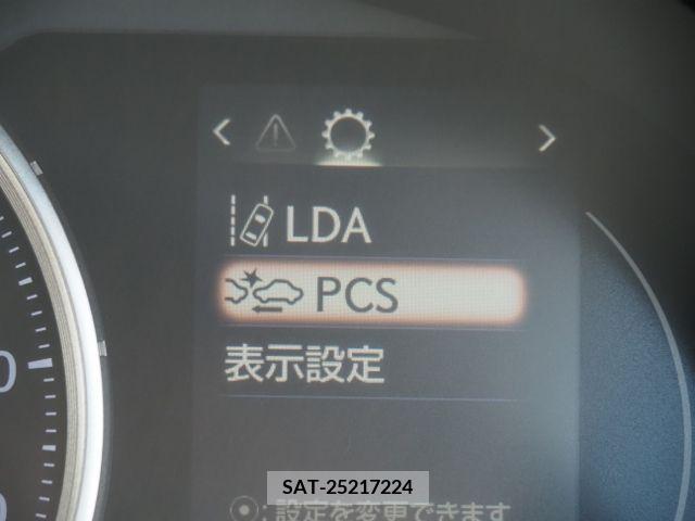 Lexus CT 2018-03 215688-19
