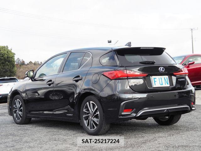 Lexus CT 2018-03 215688-5
