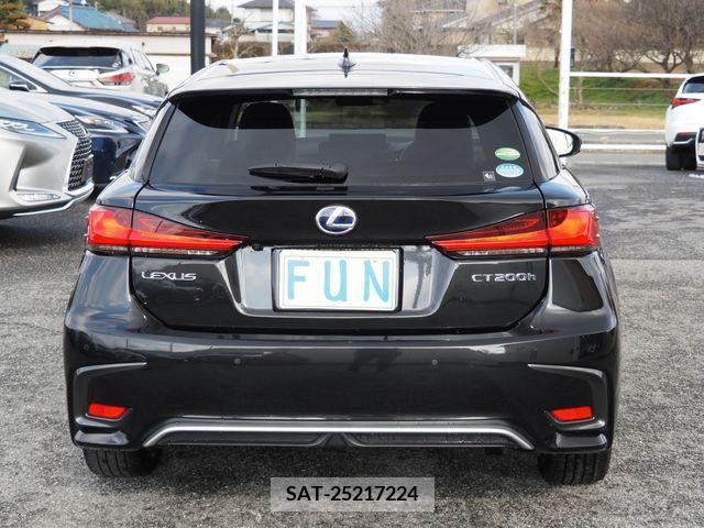 Lexus CT 2018-03 215688-6
