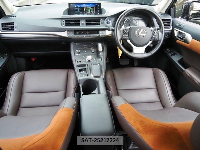 Lexus CT 2018-03 215688-9