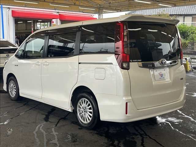 Toyota NOAH HYBRID 2014-05 12603-16