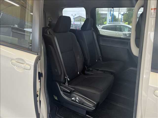 Toyota NOAH HYBRID 2014-05 12603-5