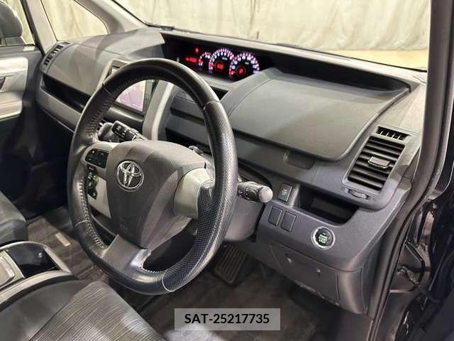 Toyota VOXY 2010-10 321316-12