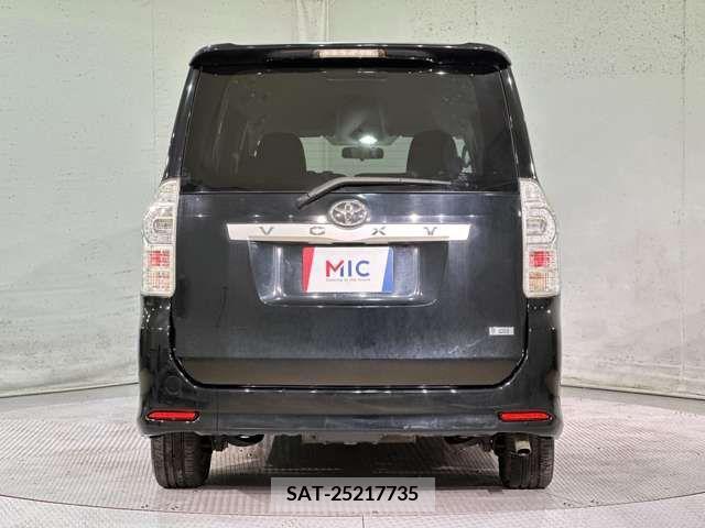 Toyota VOXY 2010-10 321316-9