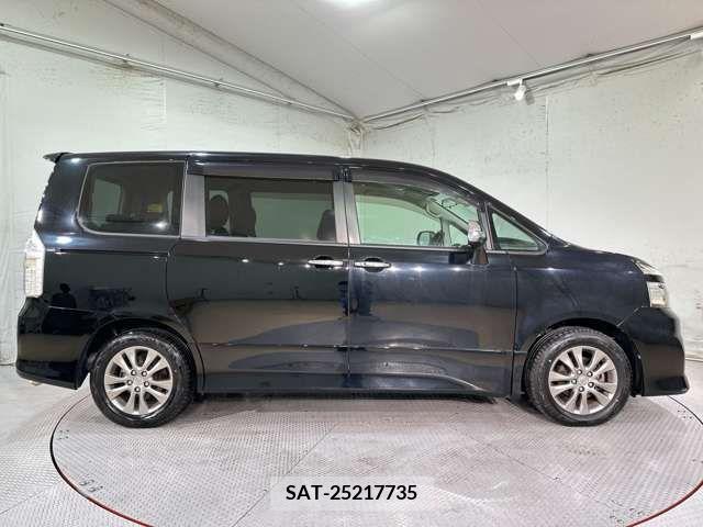 Toyota VOXY 2010-10 321316-7