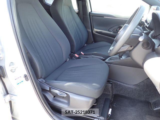 Toyota YARIS 2021-07 290849-13