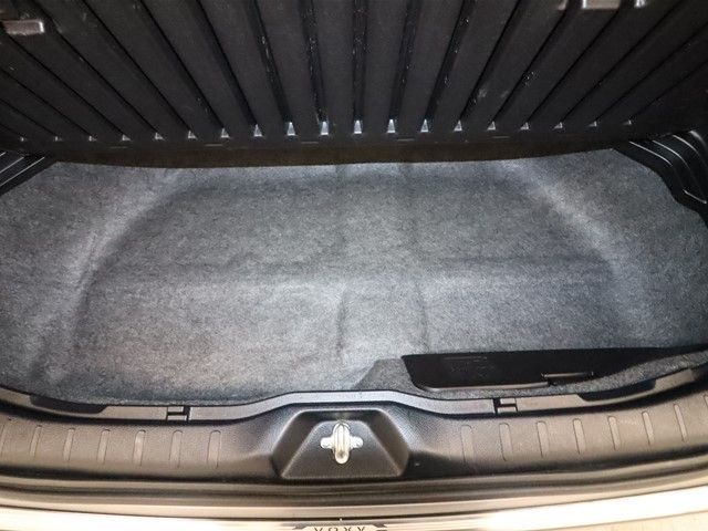 Toyota VOXY 2014-12 18386-10