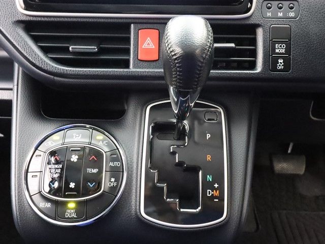 Toyota VOXY 2014-12 18386-13