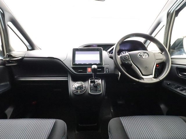 Toyota VOXY 2014-12 18386-2