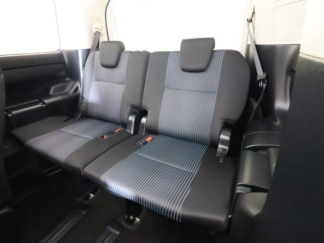 Toyota VOXY 2014-12 18386-7