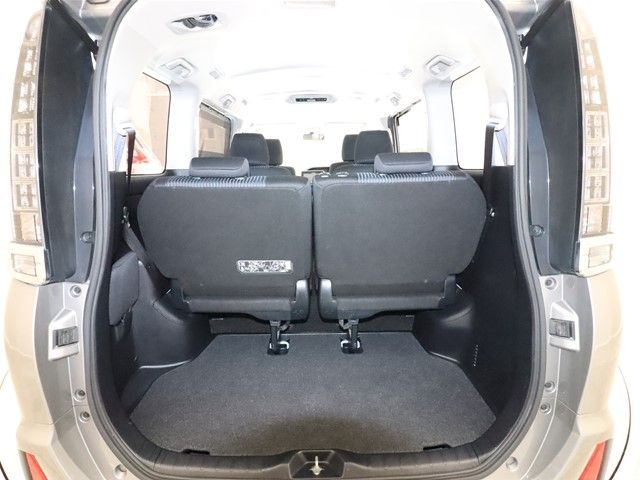 Toyota VOXY 2014-12 18386-8