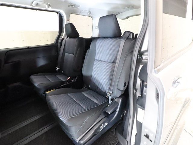 Toyota VOXY 2014-12 18386-6