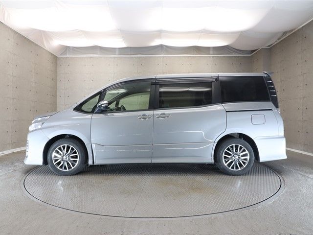 Toyota VOXY 2014-12 18386-24