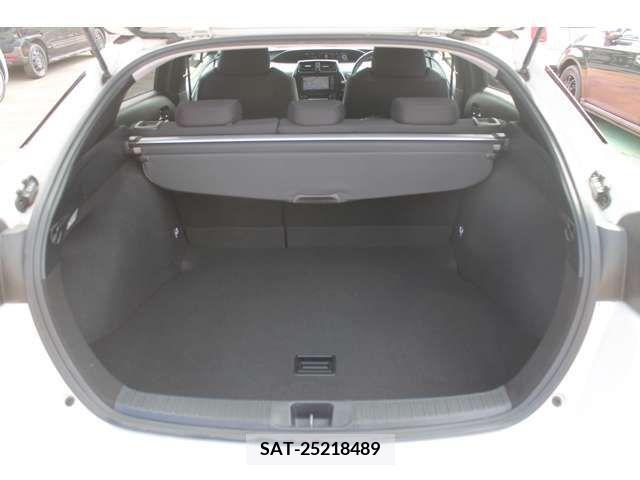 Toyota PRIUS 2017-09 211968-13