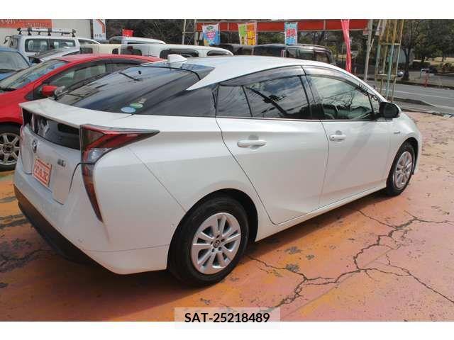 Toyota PRIUS 2017-09 211968-14