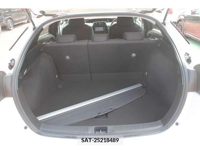 Toyota PRIUS 2017-09 211968-12
