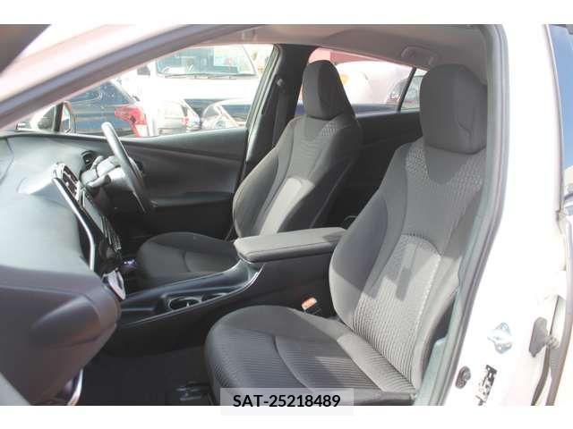 Toyota PRIUS 2017-09 211968-7