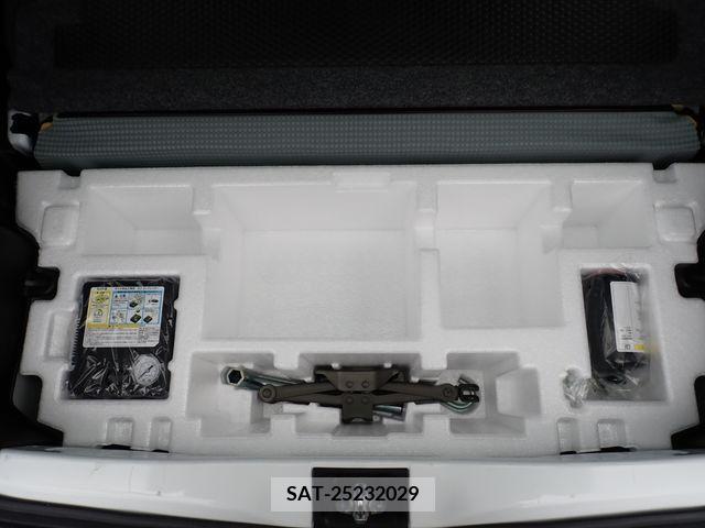 Suzuki ALTO 2017-02 305035-18